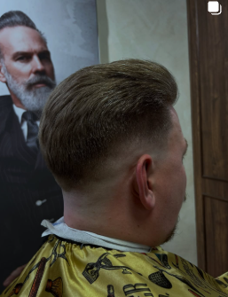 Klassischer Herrenschnitt – Barbershop Goldene Hände Lübeck